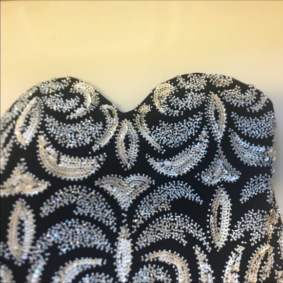 Landmark Beaded Silk Mini Dress Made in India 2 - Picture 4 of 10